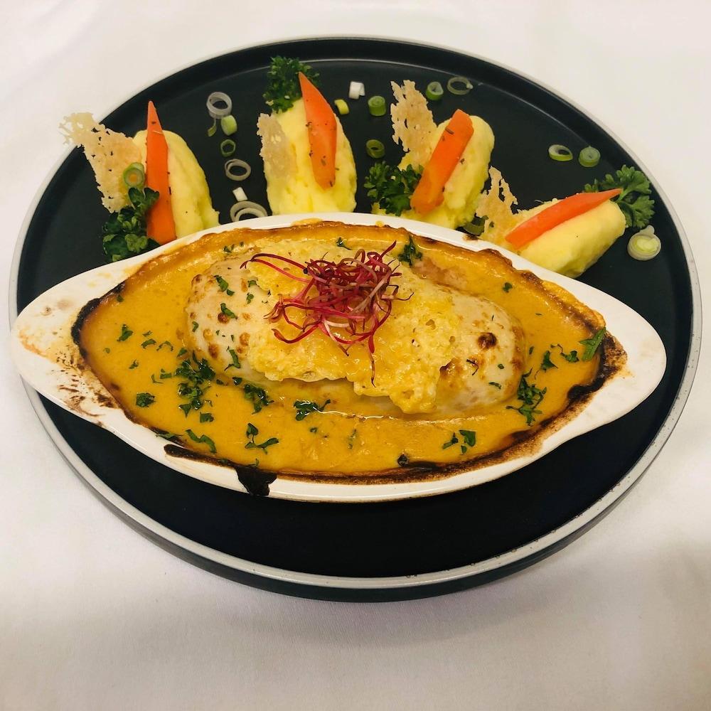 Logis - Hotel Du Nord Et Restaurant La Table D'Elisa 콩피에뉴 외부 사진