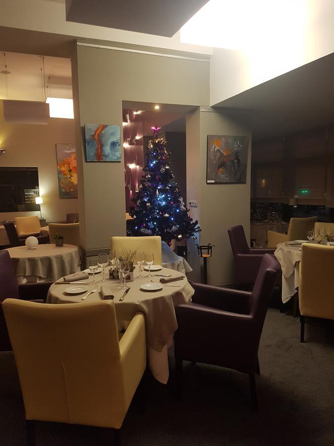 Logis - Hotel Du Nord Et Restaurant La Table D'Elisa 콩피에뉴 외부 사진
