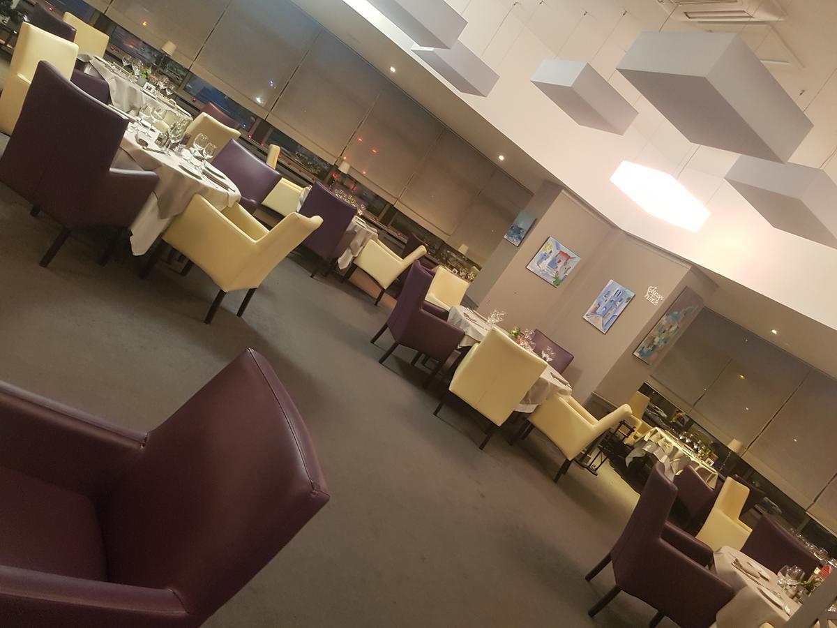 Logis - Hotel Du Nord Et Restaurant La Table D'Elisa 콩피에뉴 외부 사진