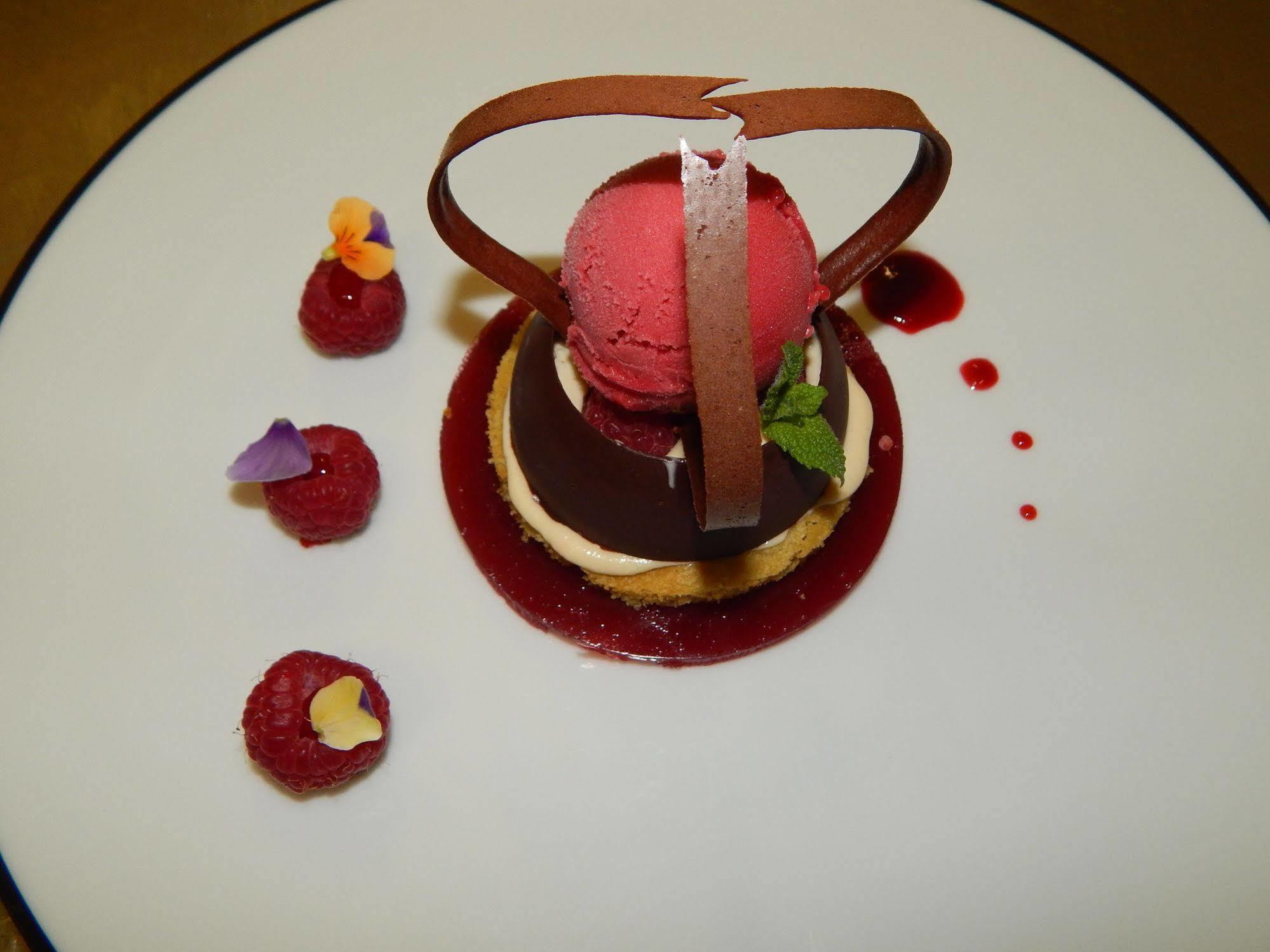 Logis - Hotel Du Nord Et Restaurant La Table D'Elisa 콩피에뉴 외부 사진